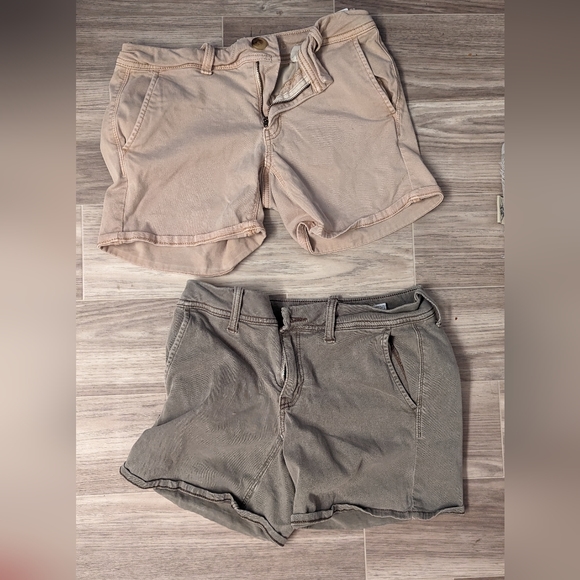 2 Pairs American Eagle Shorts size 2 - Picture 1 of 9